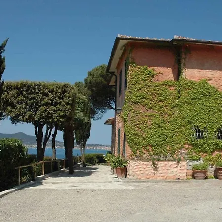 Villa In 23631